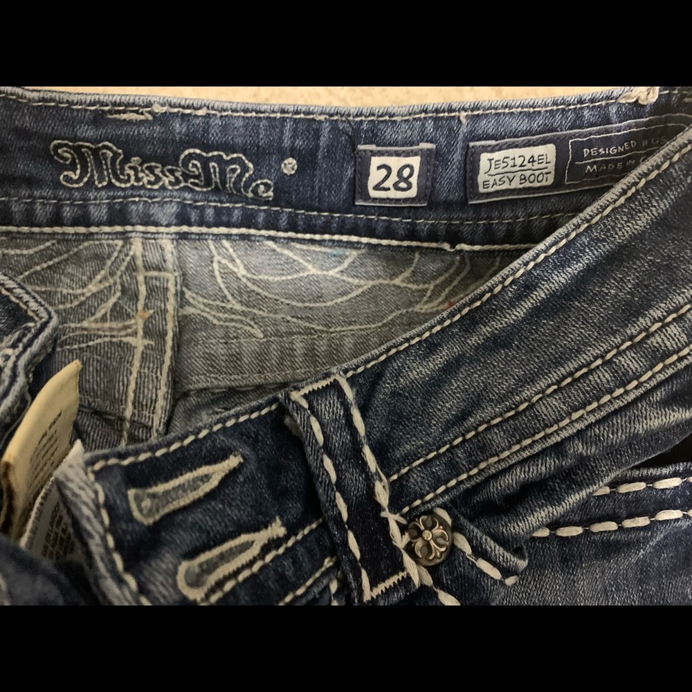 Jeans - Picture 2 of 6